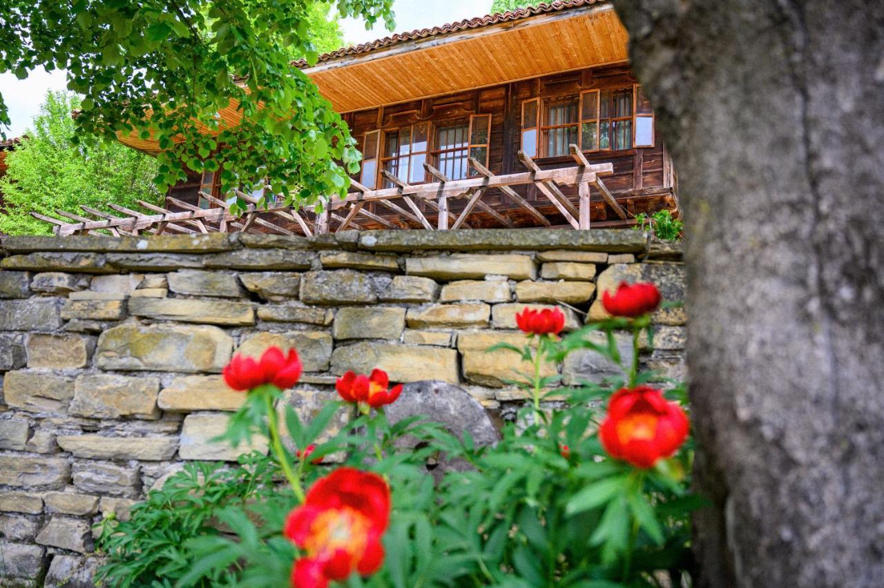 Guest Houses "Zlatna Oresha - Complex" Zheravna Exterior foto