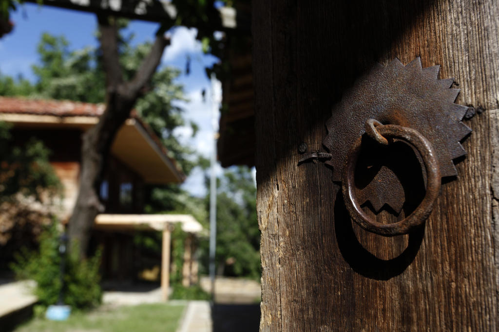 Guest Houses "Zlatna Oresha - Complex" Zheravna Exterior foto